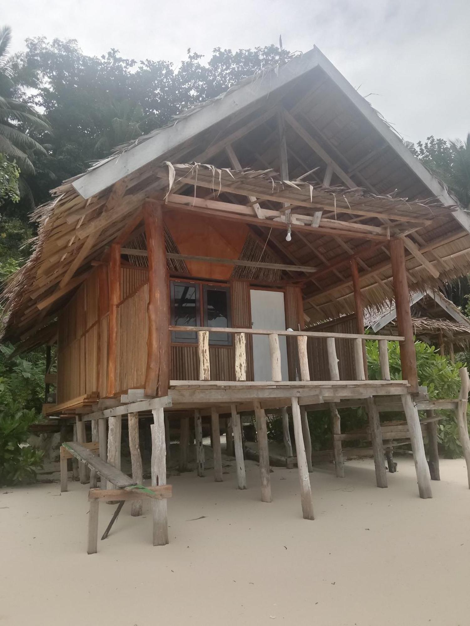 Yennanas Besir Amfriwen Homestay מראה חיצוני תמונה